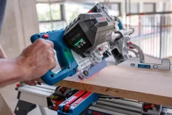 Akkukatkaisu- ja jiirisaha