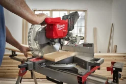 Akkukatkaisu- ja jiirisaha