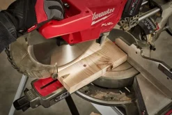 Akkukatkaisu- ja jiirisaha