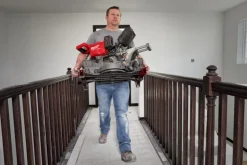 Akkukatkaisu- ja jiirisaha