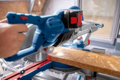 Akkukatkaisu- ja jiirisaha