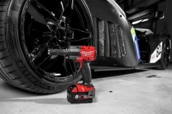 Akkumutterinväännin