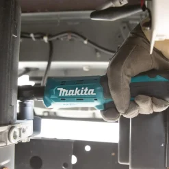 Akkuräikkäväännin