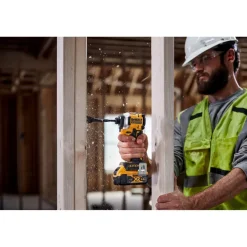 Iskevä ruuvinväännin