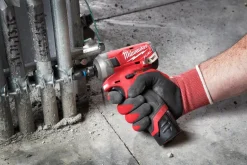 Iskevä ruuvinväännin