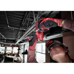 Iskevä ruuvinväännin