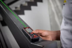 Laseretäisyysmittalaite