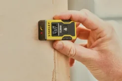 Laseretäisyysmittalaite