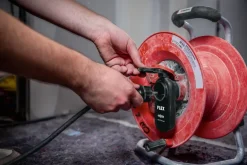 Liitäntäjärjestelmä