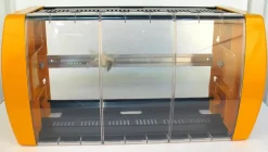 Seinälle asennettava kaappi